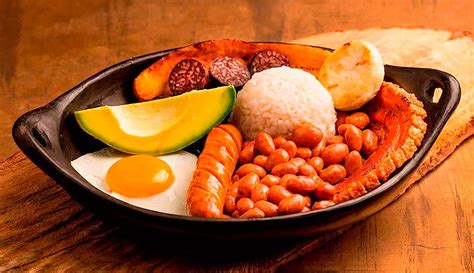  Bandeja Paisa? Kuumaa Mausteista Juhlaa Vatsalle ja Sielulle!